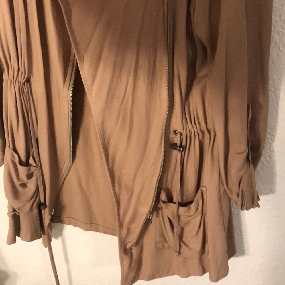 Tan jacket - Picture 3 of 4